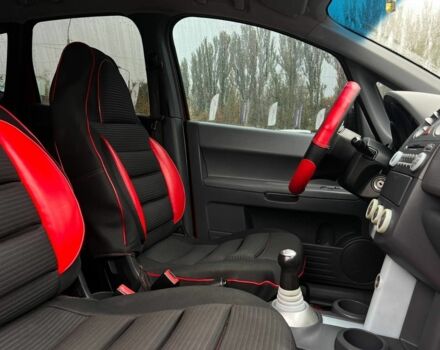 Мицубиси Кольт 2006 в Кривом Роге на Automoto.ua Красный Мицубиси Кольт, объемом двигателя 1.3 л и пробегом 165 тыс. км за 5200 $, фото 10 на Automoto.ua