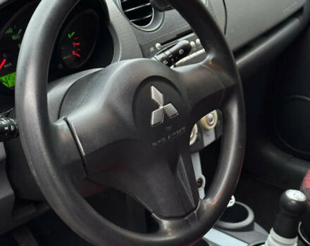 Красный Мицубиси Кольт, объемом двигателя 1.33 л и пробегом 167 тыс. км за 3900 $, фото 5 на Automoto.ua