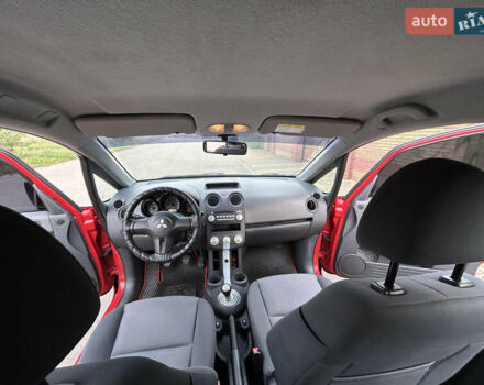 Красный Мицубиси Кольт, объемом двигателя 1.33 л и пробегом 138 тыс. км за 3800 $, фото 13 на Automoto.ua