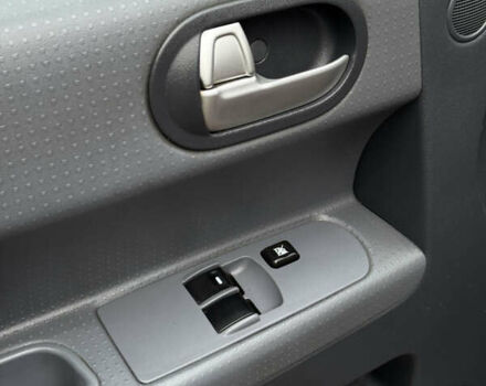 Красный Мицубиси Кольт, объемом двигателя 1.33 л и пробегом 167 тыс. км за 3900 $, фото 3 на Automoto.ua