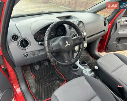 Красный Мицубиси Кольт, объемом двигателя 1.33 л и пробегом 138 тыс. км за 3800 $, фото 10 на Automoto.ua