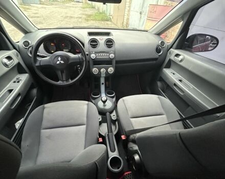 Красный Мицубиси Кольт, объемом двигателя 1.3 л и пробегом 134 тыс. км за 3380 $, фото 3 на Automoto.ua