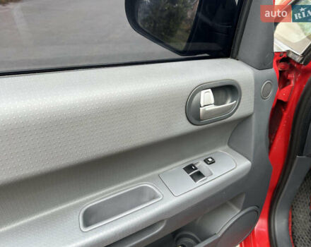 Красный Мицубиси Кольт, объемом двигателя 1.33 л и пробегом 138 тыс. км за 3800 $, фото 9 на Automoto.ua