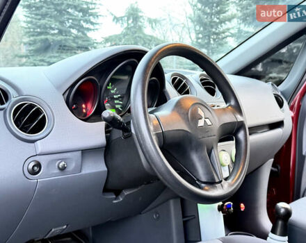 Червоний Міцубісі Кольт, об'ємом двигуна 1.3 л та пробігом 127 тис. км за 4999 $, фото 12 на Automoto.ua