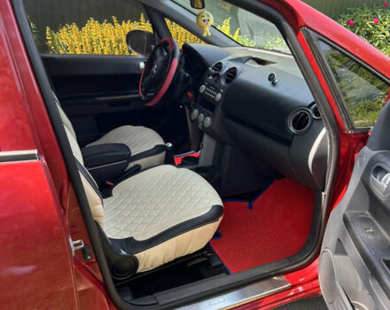 Красный Мицубиси Кольт, объемом двигателя 1.33 л и пробегом 151 тыс. км за 4500 $, фото 5 на Automoto.ua