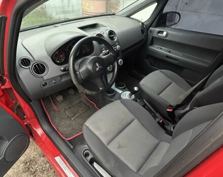 Красный Мицубиси Кольт, объемом двигателя 1.3 л и пробегом 134 тыс. км за 3380 $, фото 4 на Automoto.ua