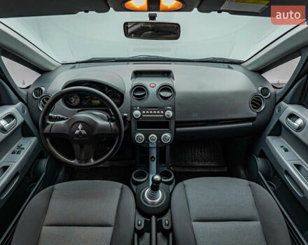 Красный Мицубиси Кольт, объемом двигателя 1.3 л и пробегом 132 тыс. км за 5669 $, фото 9 на Automoto.ua