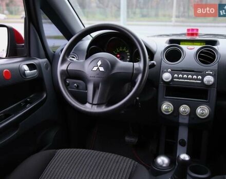 Красный Мицубиси Кольт, объемом двигателя 1.3 л и пробегом 20 тыс. км за 7000 $, фото 9 на Automoto.ua