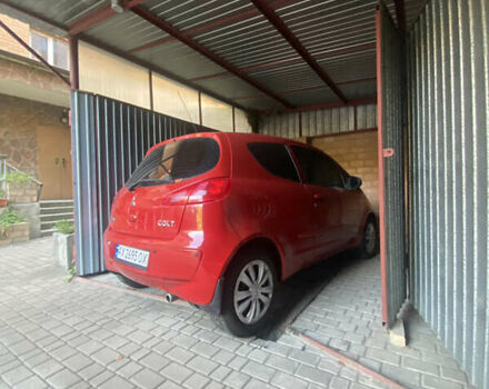 Красный Мицубиси Кольт, объемом двигателя 1.3 л и пробегом 70 тыс. км за 3900 $, фото 3 на Automoto.ua