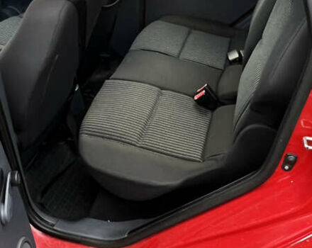 Красный Мицубиси Кольт, объемом двигателя 1.3 л и пробегом 193 тыс. км за 3600 $, фото 23 на Automoto.ua