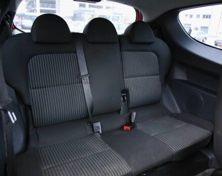 Червоний Міцубісі Кольт, об'ємом двигуна 1.3 л та пробігом 20 тис. км за 7400 $, фото 7 на Automoto.ua