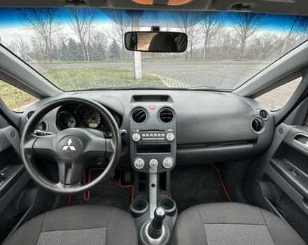 Красный Мицубиси Кольт, объемом двигателя 1.3 л и пробегом 90 тыс. км за 5400 $, фото 8 на Automoto.ua