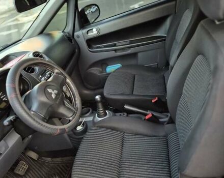 Мицубиси Кольт 2008 в Одессе на Automoto.ua Красный Мицубиси Кольт, объемом двигателя 1.3 л и пробегом 142 тыс. км за 5500 $, фото 7 на Automoto.ua