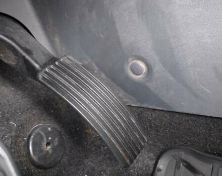 Червоний Міцубісі Кольт, об'ємом двигуна 1.33 л та пробігом 118 тис. км за 5500 $, фото 17 на Automoto.ua