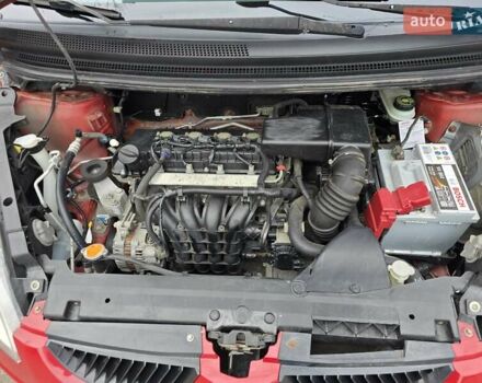 Красный Мицубиси Кольт, объемом двигателя 1.3 л и пробегом 134 тыс. км за 4500 $, фото 4 на Automoto.ua