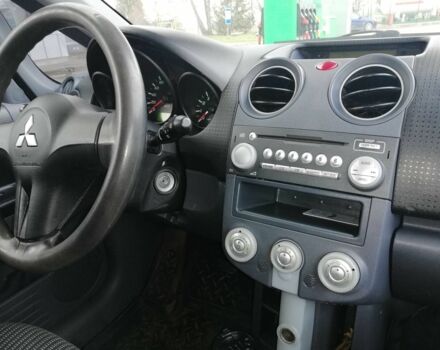 Красный Мицубиси Кольт, объемом двигателя 1.3 л и пробегом 202 тыс. км за 4800 $, фото 1 на Automoto.ua