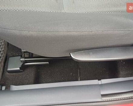 Красный Мицубиси Кольт, объемом двигателя 1.33 л и пробегом 132 тыс. км за 5890 $, фото 45 на Automoto.ua