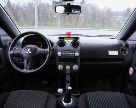 Червоний Міцубісі Кольт, об'ємом двигуна 1.3 л та пробігом 20 тис. км за 7400 $, фото 11 на Automoto.ua