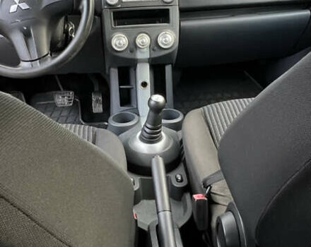 Красный Мицубиси Кольт, объемом двигателя 1.3 л и пробегом 193 тыс. км за 3600 $, фото 20 на Automoto.ua