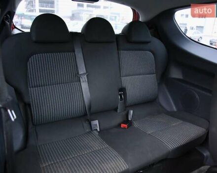 Червоний Міцубісі Кольт, об'ємом двигуна 1.3 л та пробігом 20 тис. км за 7400 $, фото 7 на Automoto.ua