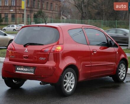 Червоний Міцубісі Кольт, об'ємом двигуна 1.3 л та пробігом 20 тис. км за 7400 $, фото 5 на Automoto.ua