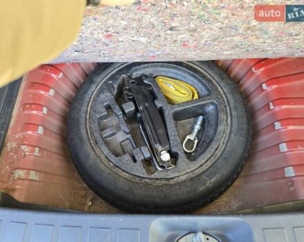 Міцубісі Кольт 2008 у Києві на Automoto.ua Червоний Міцубісі Кольт, об'ємом двигуна 1.33 л та пробігом 211 тис. км за 5000 $, фото 13 на Automoto.ua