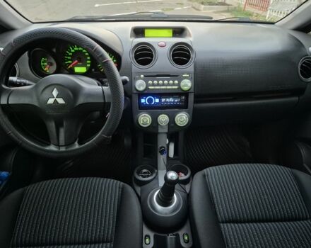 Красный Мицубиси Кольт, объемом двигателя 1.3 л и пробегом 143 тыс. км за 4850 $, фото 5 на Automoto.ua