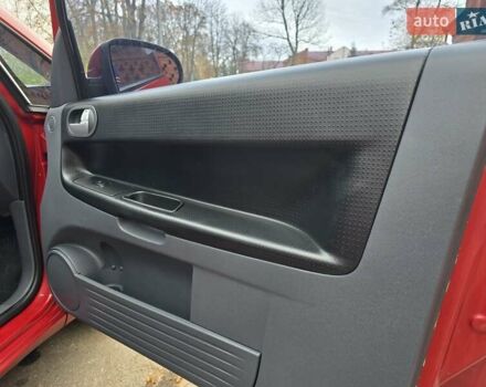 Красный Мицубиси Кольт, объемом двигателя 1.3 л и пробегом 134 тыс. км за 4500 $, фото 1 на Automoto.ua