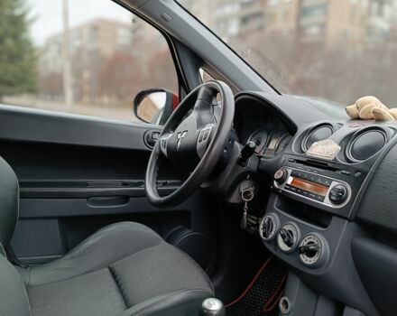 Червоний Міцубісі Кольт, об'ємом двигуна 1.3 л та пробігом 130 тис. км за 5300 $, фото 6 на Automoto.ua