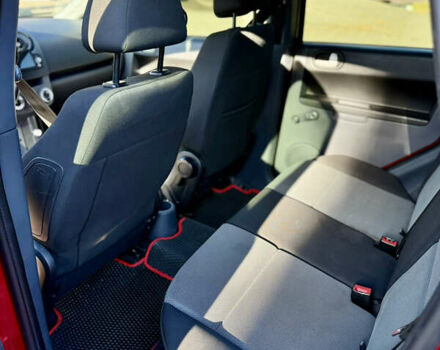 Червоний Міцубісі Кольт, об'ємом двигуна 1.33 л та пробігом 269 тис. км за 5500 $, фото 9 на Automoto.ua