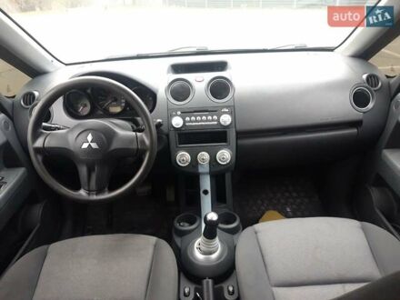 Червоний Міцубісі Кольт, об'ємом двигуна 1.33 л та пробігом 301 тис. км за 3499 $, фото 1 на Automoto.ua