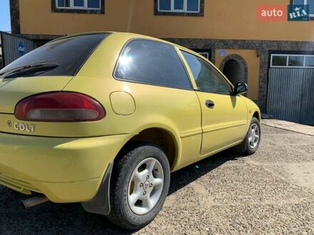 Мицубиси Кольт 1995 в Черновцах на Automoto.ua Желтый Мицубиси Кольт, объемом двигателя 1.3 л и пробегом 350 тыс. км за 2800 $, фото 1 на Automoto.ua