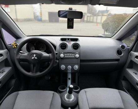 Сірий Міцубісі Кольт, об'ємом двигуна 1.3 л та пробігом 200 тис. км за 3550 $, фото 12 на Automoto.ua