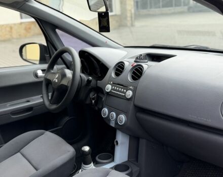 Сірий Міцубісі Кольт, об'ємом двигуна 1.3 л та пробігом 200 тис. км за 3550 $, фото 13 на Automoto.ua