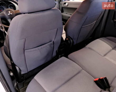 Сірий Міцубісі Кольт, об'ємом двигуна 1.3 л та пробігом 156 тис. км за 4400 $, фото 27 на Automoto.ua