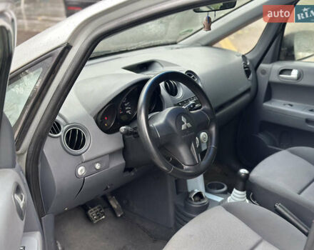 Міцубісі Кольт 2005 у Києві на Automoto.ua Сірий Міцубісі Кольт, об'ємом двигуна 1.49 л та пробігом 200 тис. км за 3650 $, фото 6 на Automoto.ua