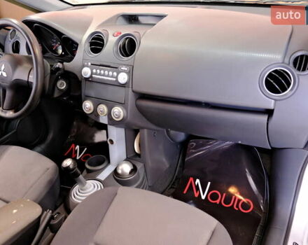 Сірий Міцубісі Кольт, об'ємом двигуна 1.3 л та пробігом 156 тис. км за 4400 $, фото 35 на Automoto.ua