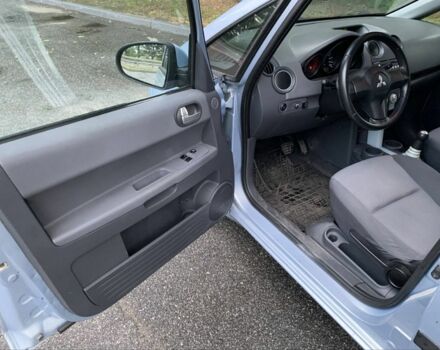 Сірий Міцубісі Кольт, об'ємом двигуна 1.3 л та пробігом 200 тис. км за 4500 $, фото 3 на Automoto.ua