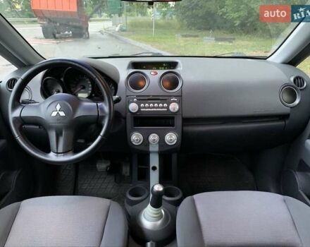 Серый Мицубиси Кольт, объемом двигателя 1.3 л и пробегом 200 тыс. км за 4500 $, фото 3 на Automoto.ua