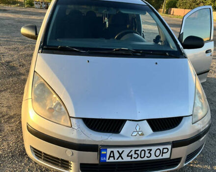 Мицубиси Кольт 2006 в Сахновщине на Automoto.ua Серый Мицубиси Кольт, объемом двигателя 1.33 л и пробегом 209 тыс. км за 3200 $, фото 2 на Automoto.ua
