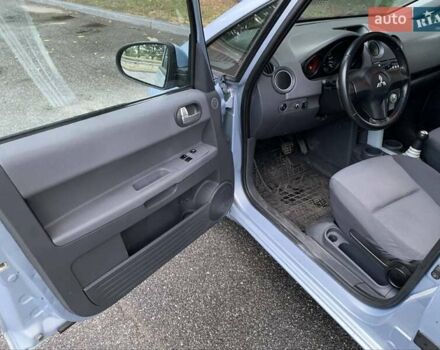 Серый Мицубиси Кольт, объемом двигателя 1.3 л и пробегом 200 тыс. км за 4500 $, фото 2 на Automoto.ua