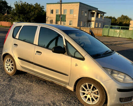 Мицубиси Кольт 2006 в Сахновщине на Automoto.ua Серый Мицубиси Кольт, объемом двигателя 1.33 л и пробегом 209 тыс. км за 3200 $, фото 1 на Automoto.ua