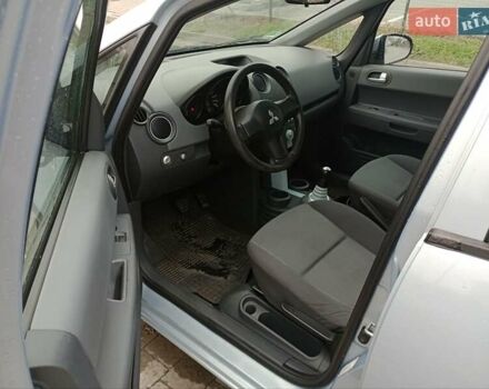 Серый Мицубиси Кольт, объемом двигателя 1.5 л и пробегом 240 тыс. км за 4500 $, фото 3 на Automoto.ua