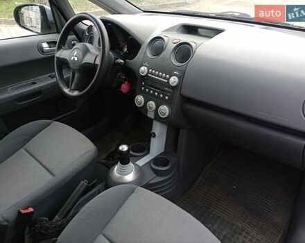 Серый Мицубиси Кольт, объемом двигателя 1.5 л и пробегом 240 тыс. км за 4500 $, фото 5 на Automoto.ua