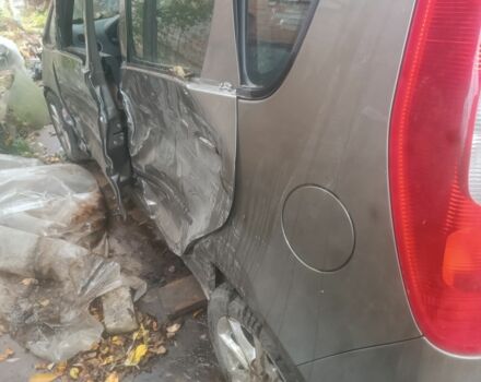 Сірий Міцубісі Кольт, об'ємом двигуна 1.3 л та пробігом 200 тис. км за 1350 $, фото 7 на Automoto.ua