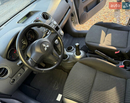 Сірий Міцубісі Кольт, об'ємом двигуна 1.33 л та пробігом 187 тис. км за 6200 $, фото 7 на Automoto.ua