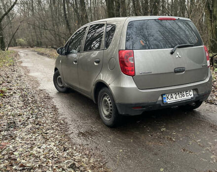 Серый Мицубиси Кольт, объемом двигателя 1.33 л и пробегом 340 тыс. км за 4400 $, фото 2 на Automoto.ua