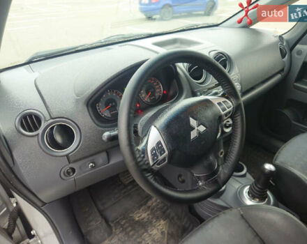 Серый Мицубиси Кольт, объемом двигателя 1.33 л и пробегом 236 тыс. км за 2999 $, фото 7 на Automoto.ua