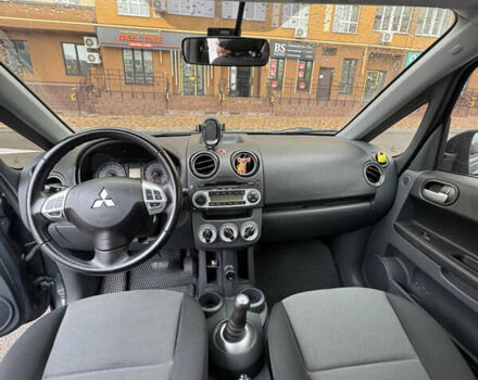 Мицубиси Кольт 2012 в Вишневом на Automoto.ua Серый Мицубиси Кольт, объемом двигателя 1.33 л и пробегом 83 тыс. км за 6900 $, фото 8 на Automoto.ua