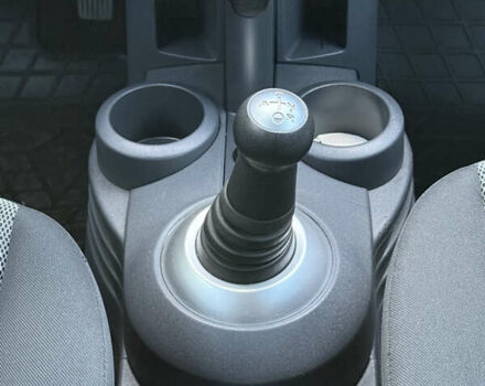 Мицубиси Кольт 2012 в Черновцах на Automoto.ua Серый Мицубиси Кольт, объемом двигателя 1.33 л и пробегом 127 тыс. км за 7200 $, фото 25 на Automoto.ua